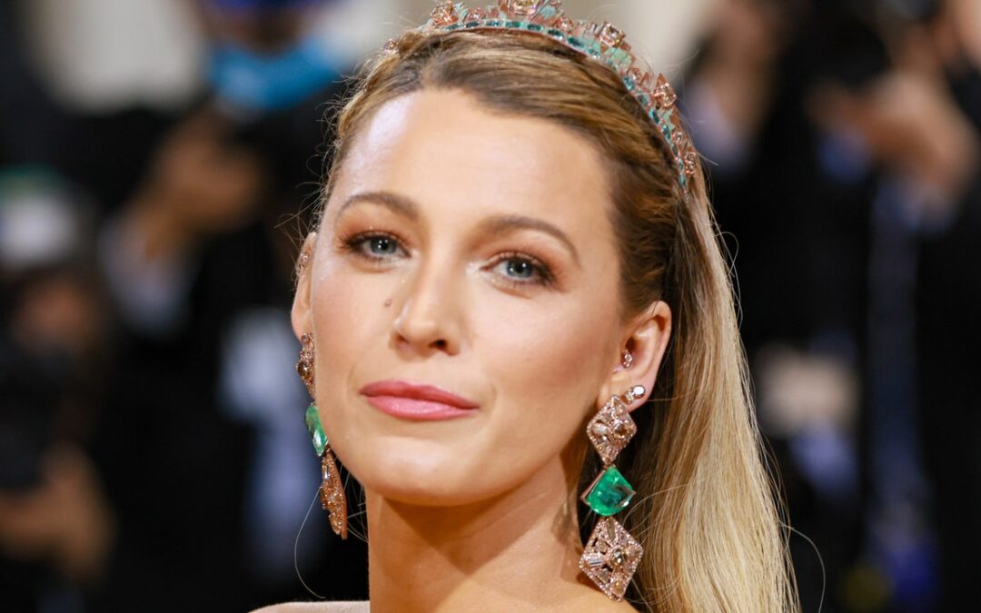 Blonde Blake Lively Has Left the Building — See Photo