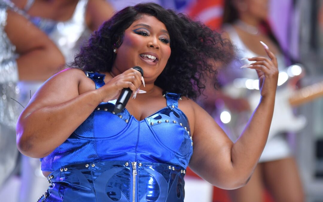 I Don’t Think We’ve Adequately Discussed Lizzo’s Supermodel Selfie — See Photos