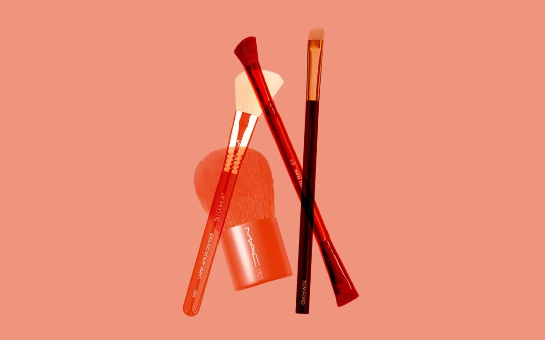 11 Best Contour Brushes in 2023 for Flawlessly Sculpted Cheekbones and Jawlines