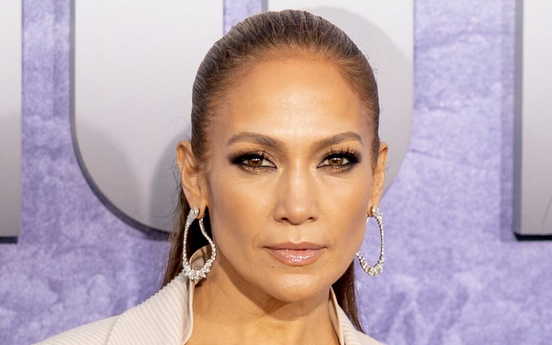 Jennifer Lopez Has a Very, Um, Specific Way of Moisturizing — See Video