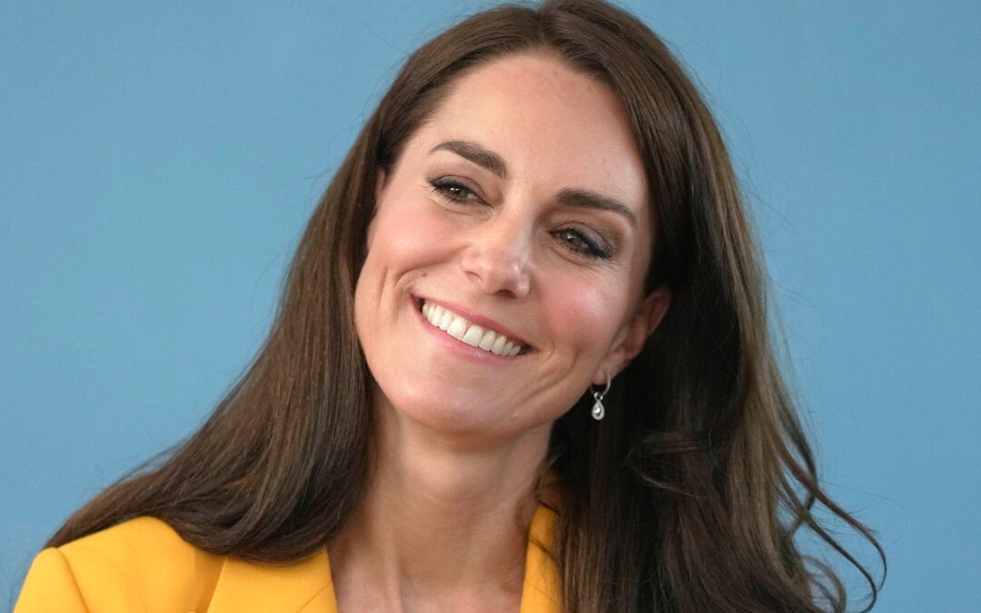 Kate Middleton Matched Her Lip Gloss to Her Blazer — See Photo