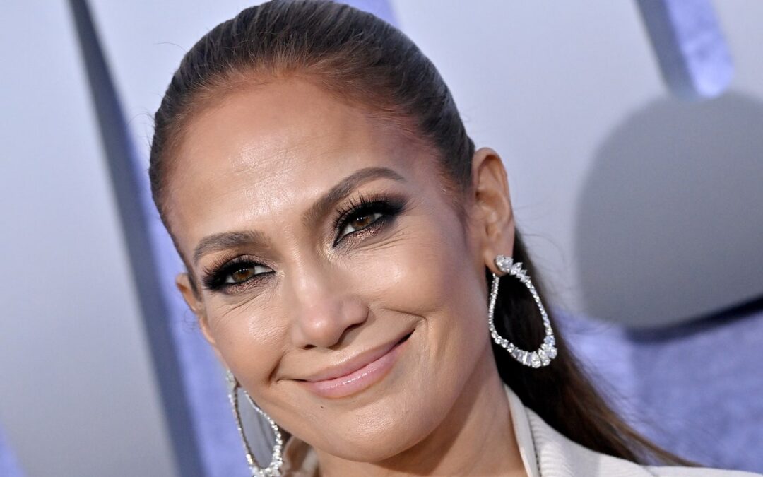 Jennifer Lopez Put a Fedora Over a Half-Ponytail and Somehow Made It Look Good — See Photos