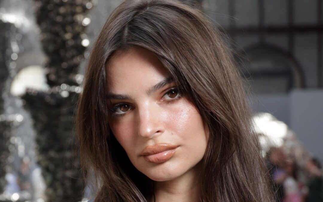 I’ve Never Seen a Manicure Quite Like Emily Ratajkowski’s “Serpent Nails” — See Photos