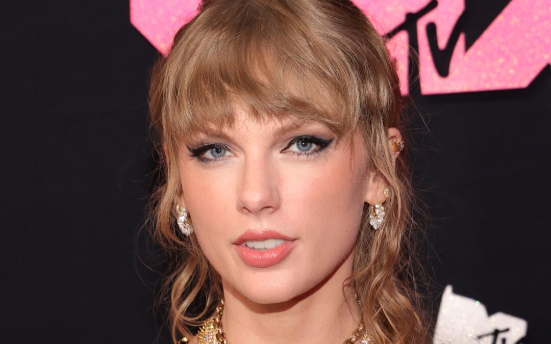 Taylor Swift’s Romantic VMAs Look Was Topped Off With an Unexpected Updo — See Photos