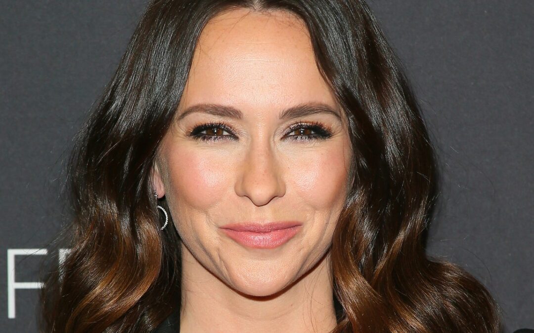 Jennifer Love Hewitt Squeezed a Deep Thought Into the Daintiest New Tattoo — See Photos