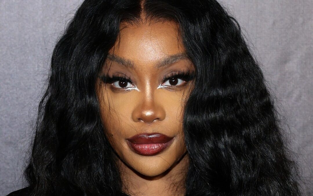 SZA Got a Morse Code Tattoo Backstage at Her Own Show — See Photo